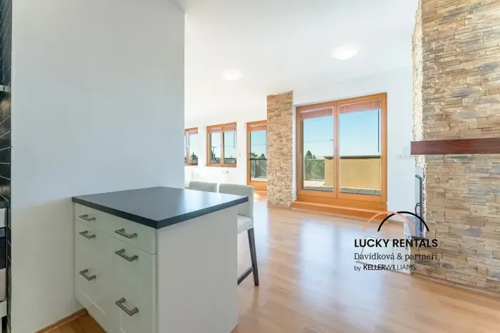 Pronájem bytu 3+kk, Praha - Střížkov, Jitravská, 97 m2