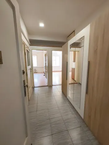 Pronájem bytu 2+kk, Praha - Žižkov, Jeseniova, 50 m2