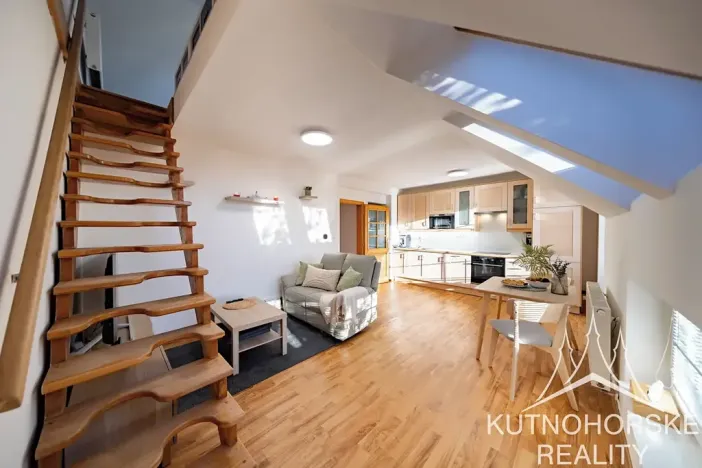 Prodej bytu 3+kk, Holubice, Za Dvorem, 63 m2