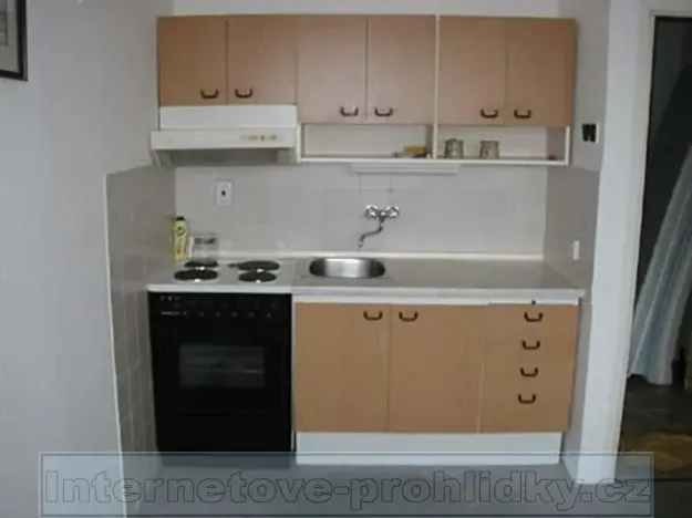 Pronájem bytu 1+kk, Praha - Vysočany, 34 m2