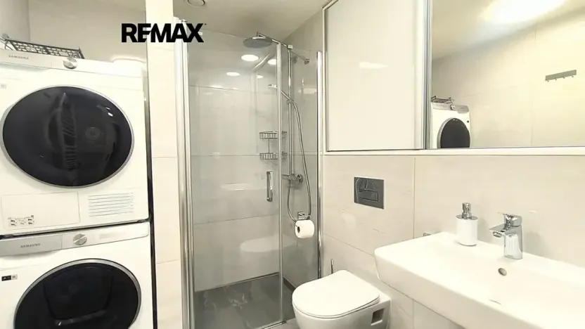 Pronájem bytu 1+kk, Praha - Smíchov, Podbělohorská, 39 m2