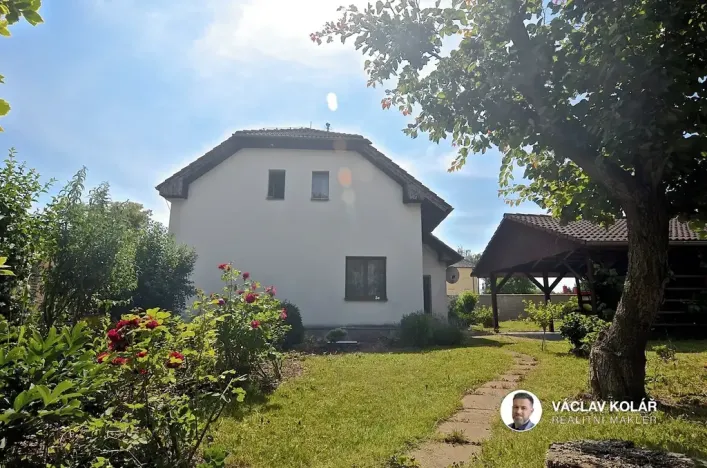 Prodej rodinného domu, Stěžery, Lipová, 196 m2