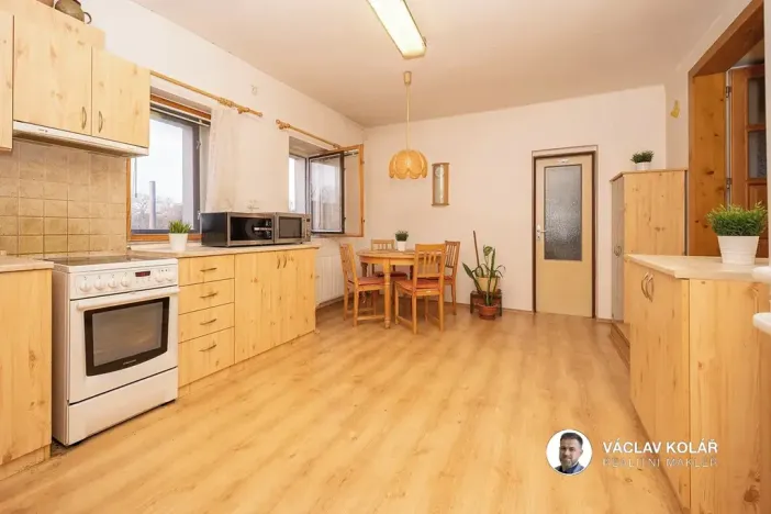 Prodej rodinného domu, Stěžery, Lipová, 196 m2
