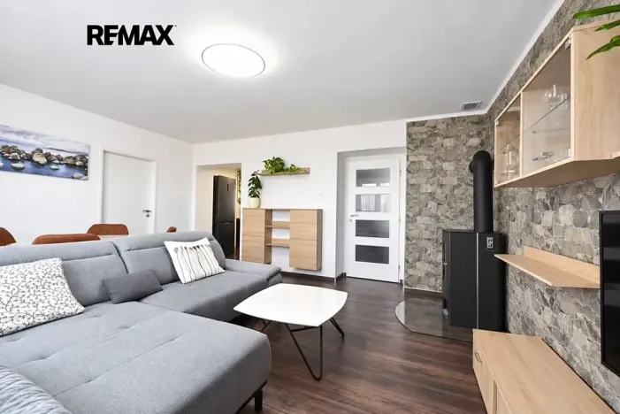 Prodej bytu 3+1, Milovice, Dukelská, 72 m2