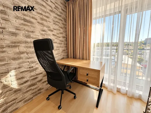 Pronájem bytu 2+kk, Praha - Vysočany, Na Harfě, 81 m2