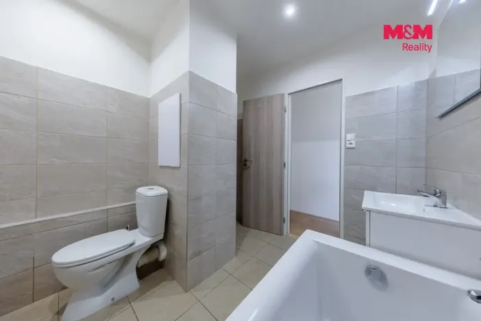 Prodej bytu 2+1, Ostrov, Lidická, 61 m2