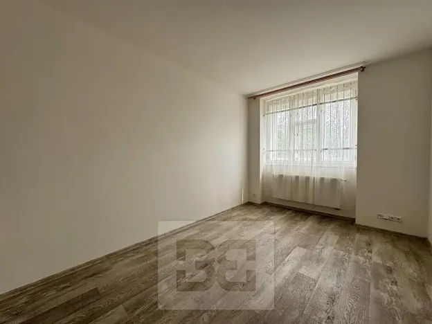 Pronájem bytu 1+kk, Praha - Smíchov, 30 m2