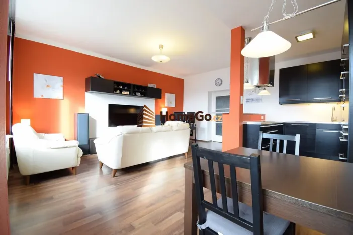 Pronájem bytu 2+kk, Praha - Vršovice, Vršovická, 76 m2