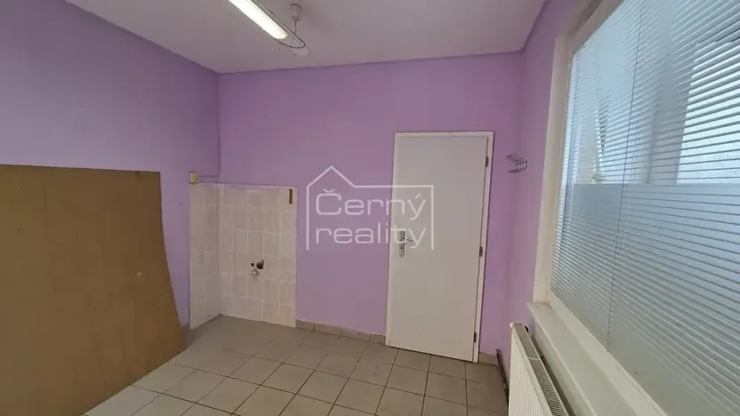 Pronájem obchodního prostoru, Pardubice, Habřinská, 92 m2