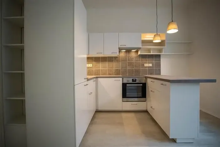 Pronájem bytu 2+kk, Praha - Podolí, Na Zlatnici, 54 m2