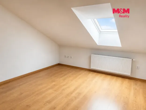 Pronájem bytu 2+kk, Pardubice - Zelené Předměstí, Holcova, 53 m2