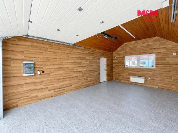 Pronájem garáže, Hradec Králové - Svinary, 28 m2