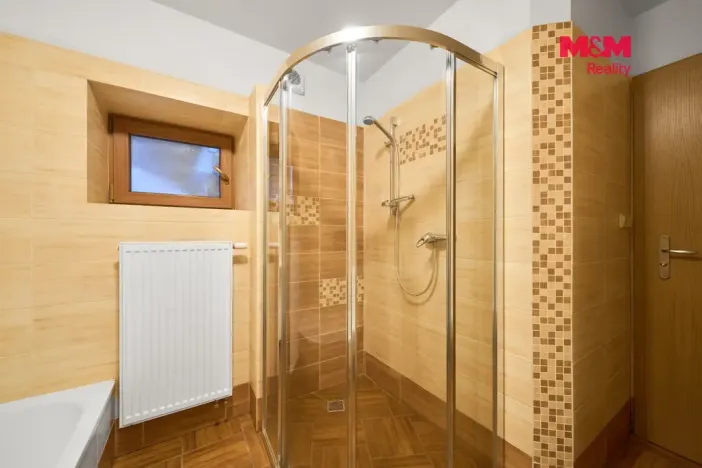 Prodej rodinného domu, Náchod - Lipí, 460 m2
