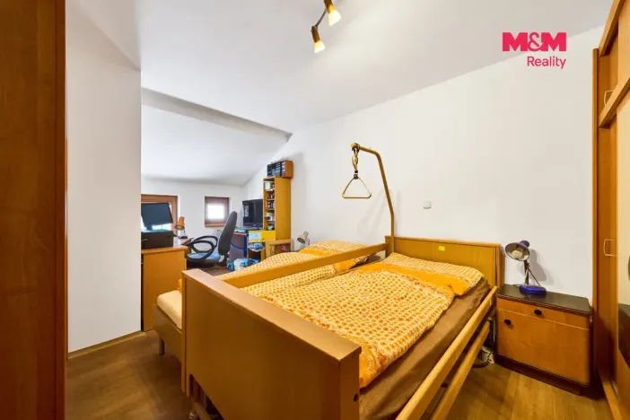 Prodej rodinného domu, Náchod - Lipí, 460 m2