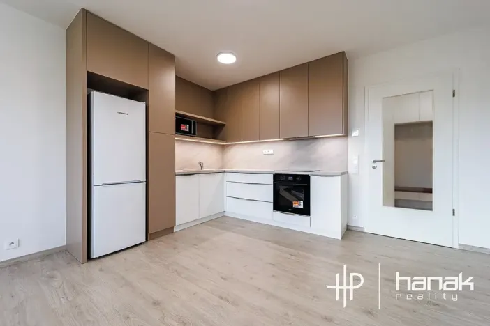 Pronájem bytu 2+kk, Olomouc, Milana Ticháka, 56 m2