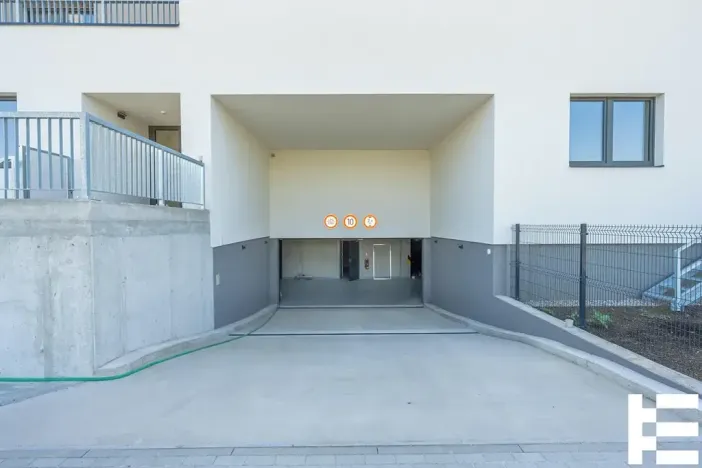 Prodej bytu 1+kk, Praha - Satalice, Za Novákovou zahradou, 33 m2