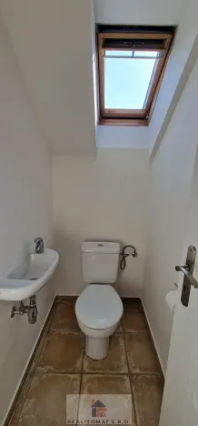 Pronájem rodinného domu, Šestajovice, Ve Skále, 160 m2