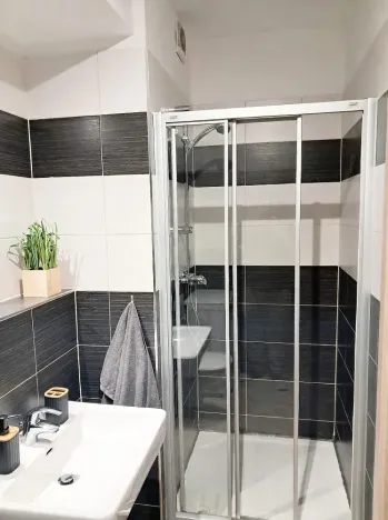 Pronájem bytu 1+kk, Praha - Střížkov, Zakšínská, 30 m2