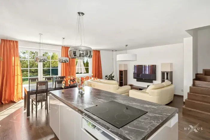 Prodej rodinného domu, Větrušice, Skalní, 158 m2