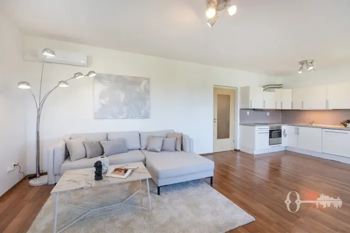 Prodej bytu 2+kk, Praha - Štěrboholy, Andersenova, 65 m2