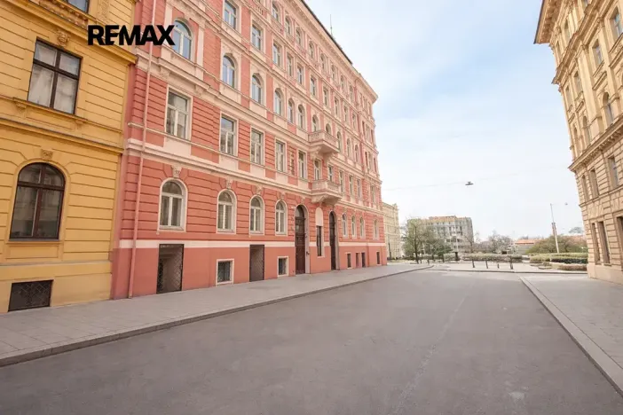 Pronájem obchodního prostoru, Praha - Nové Město, Koubkova, 89 m2