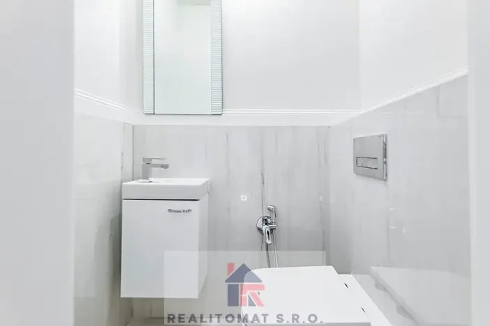 Prodej bytu 4+kk, Praha - Komořany, Pod lesem, 266 m2
