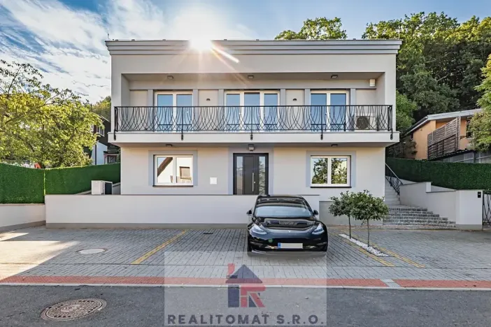 Prodej bytu 4+kk, Praha - Komořany, Pod lesem, 343 m2