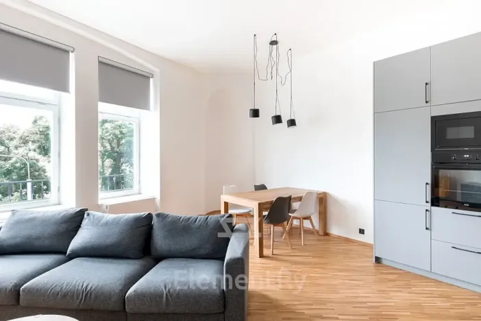 Pronájem bytu 2+kk, Hradec Králové, Komenského, 76 m2