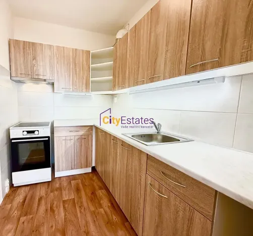 Prodej bytu 2+kk, Praha - Kobylisy, Chabařovická, 45 m2