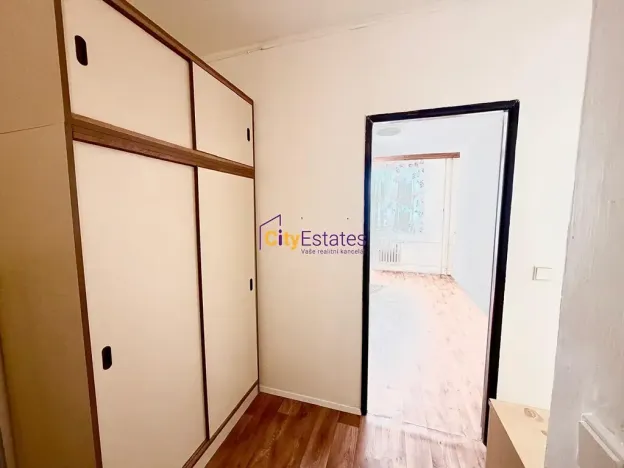 Prodej bytu 2+kk, Praha - Kobylisy, Chabařovická, 45 m2