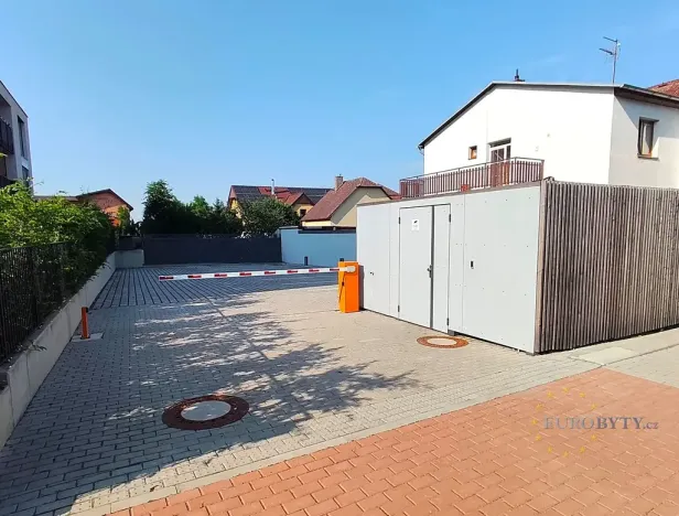 Pronájem garáže, 303 m², K učilišti, Praha, Štěrboholy