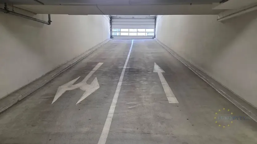 Pronájem garáže, Praha - Libeň, Kurta Konráda, 15 m2