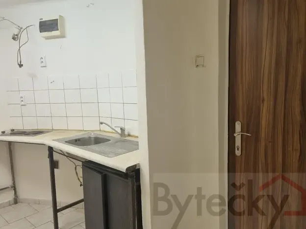 Pronájem bytu 1+1, Praha - Strašnice, Srbínská, 24 m2