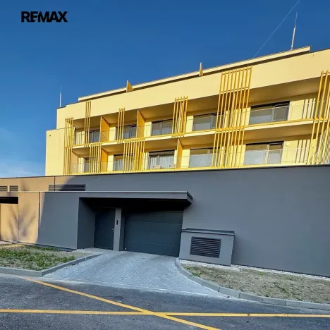 Pronájem garážového stání, Olomouc, Varšavské nám., 5 m2