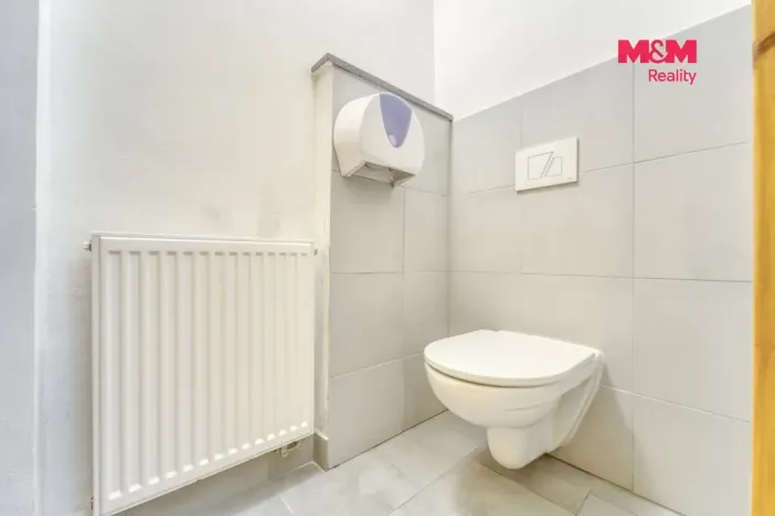 Pronájem obchodního prostoru, Karlovy Vary, Bělehradská, 100 m2