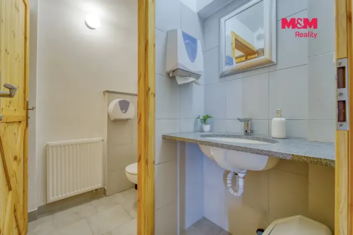 Pronájem obchodního prostoru, Karlovy Vary, Bělehradská, 100 m2
