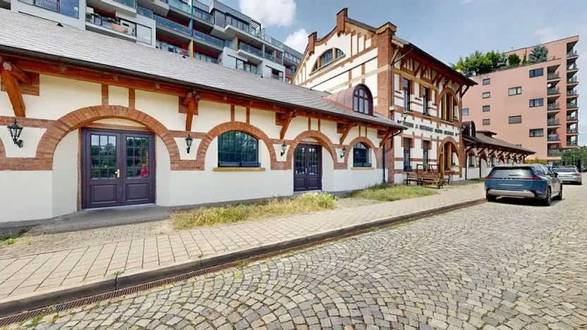 Dražba restaurace, Praha - Holešovice, Jankovcova, 1096 m2