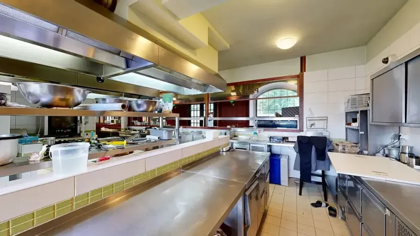 Dražba restaurace, Praha - Holešovice, Jankovcova, 1096 m2
