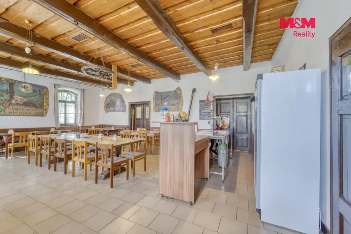 Prodej obchodního prostoru, Hradec Králové - Svinary, Podhůrská, 633 m2