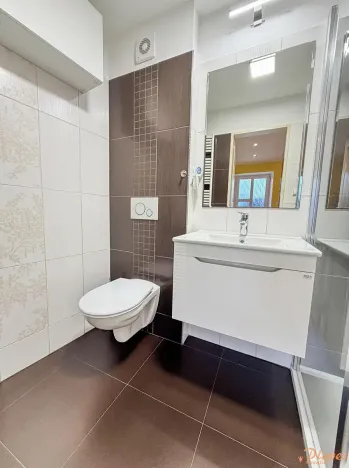 Pronájem bytu 2+1, Holubice, V Průhonu, 50 m2