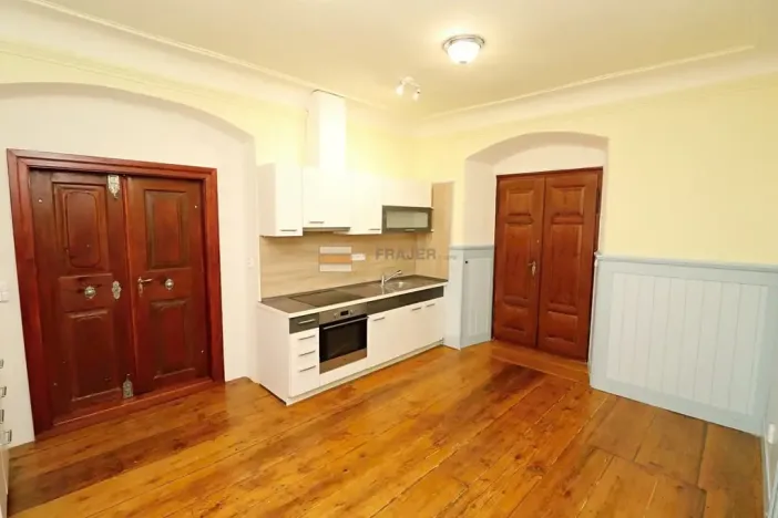 Pronájem bytu 1+1, Uhlířské Janovice, Václavské náměstí, 55 m2