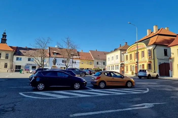 Pronájem bytu 1+1, Uhlířské Janovice, Václavské náměstí, 55 m2