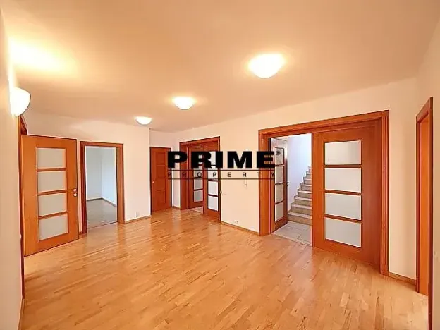 Pronájem kanceláře, Praha, Na cípu, 440 m2