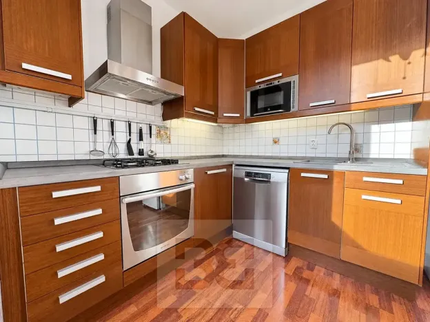 Pronájem bytu 2+1, Praha - Podolí, Podolská, 57 m2