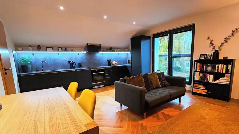 Pronájem bytu 2+kk, Praha - Běchovice, U vrby, 52 m2