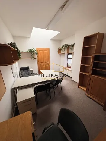 Pronájem kanceláře, Žebrák, Náměstí, 68 m2