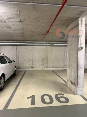 Pronájem garážového stání, Brno, Lidická, 15 m2