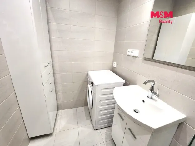 Prodej bytu 2+1, Louny, Tyršovo nám., 54 m2
