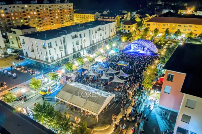 Pronájem bytu 2+kk, Veselí nad Moravou, náměstí Míru, 31 m2