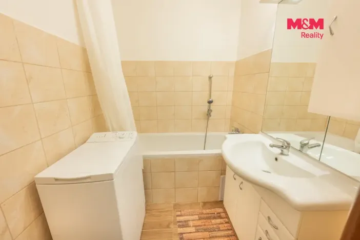 Pronájem bytu 2+1, Praha - Kobylisy, Košťálkova, 55 m2
